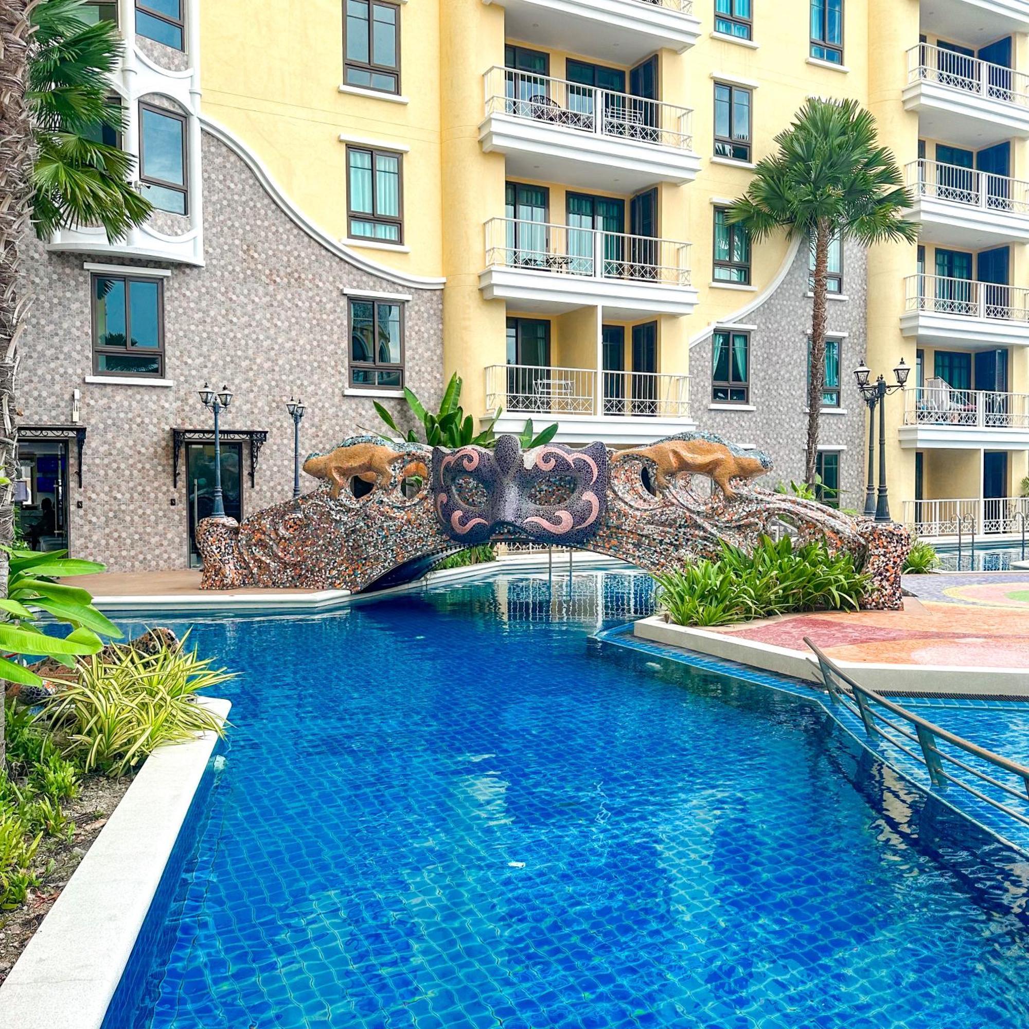 Espana Resort Jomtien Beach Pattaya Exterior photo